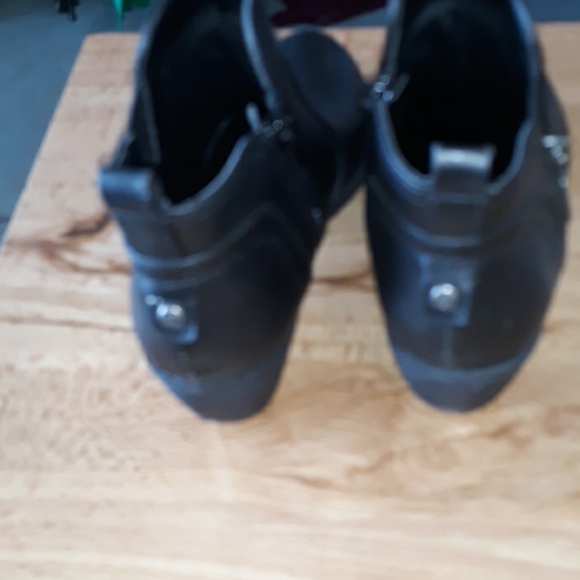 G by Guess size 5 1/2M (SKU PR) - Picture 4 of 5